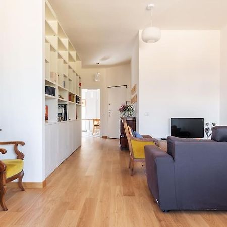 Elegante Bilocale San Calocero Apartment Милано Екстериор снимка