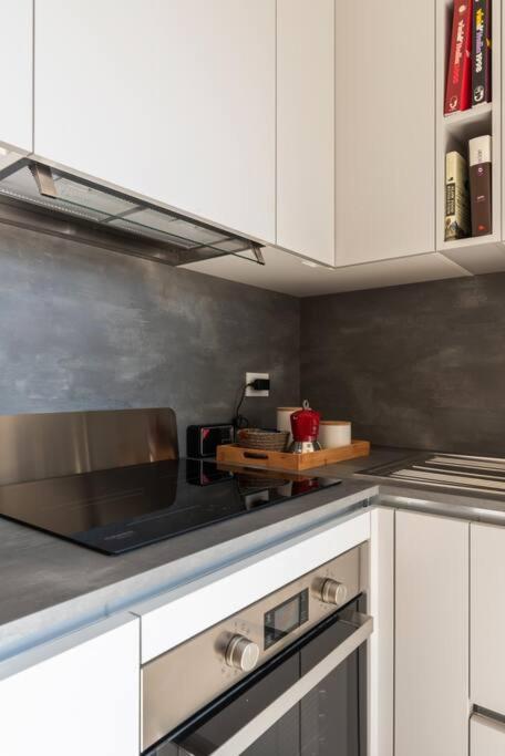 Elegante Bilocale San Calocero Apartment Милано Екстериор снимка