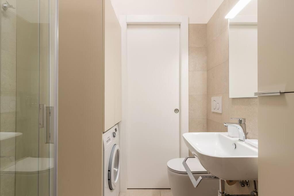 Elegante Bilocale San Calocero Apartment Милано Екстериор снимка