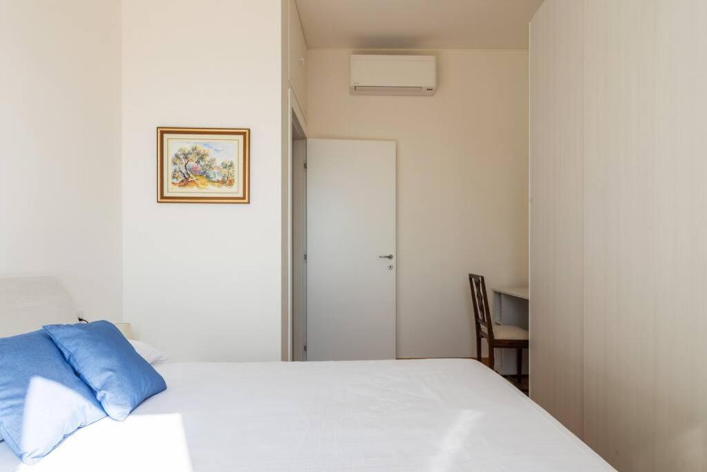 Elegante Bilocale San Calocero Apartment Милано Екстериор снимка
